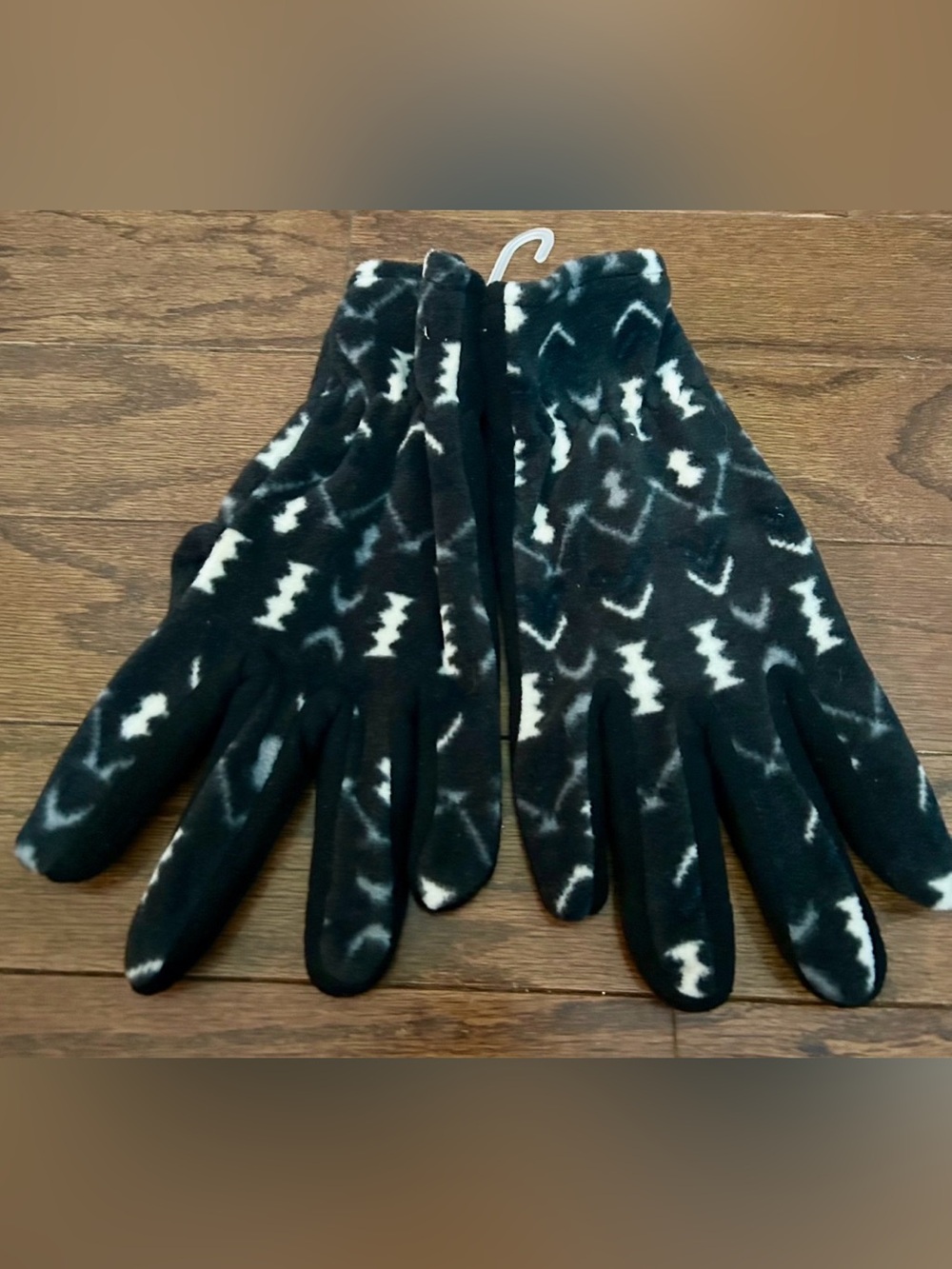 Women’s Black & White Patterned Fleece Gloves - Lightweight Winter Warmth